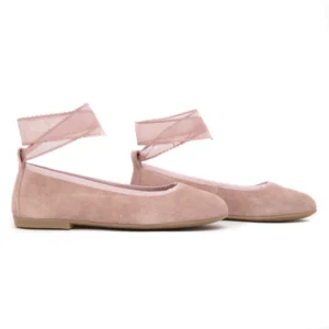 zapato comunion bailarina rosa con cintas.