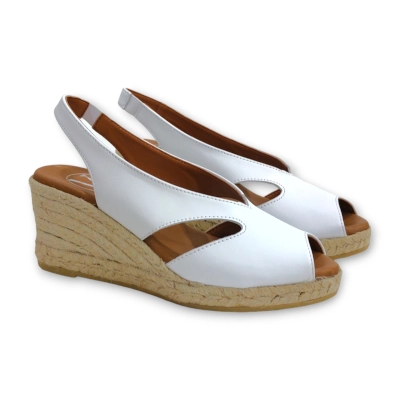 Alpargata mujer con cuña marca viguera en piel color blanco modelo 2122.