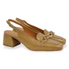 Zapato destalonado mujer Daniela vega en charol camel modelo 2385
