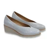 Zapato Salon con cuña marca D'chicas blanco nacarado modelo 3746.