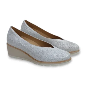 Zapato Salon con cuña marca D'chicas blanco nacarado modelo 3746.
