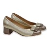 Zapato salon marca D'Chicas color oro combinado modelo 3693.