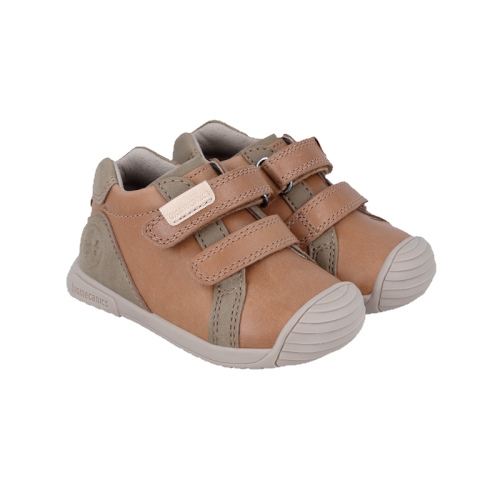 Biomecanics bota niño respetuosa modelo 241126 color arena.