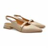 Manoletina destalonada marca daniela vega modelo 2640 color beige.