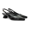 Zapato salon destalonado marca daniela vega tacon bajo ern color charol negro modelo 2618.