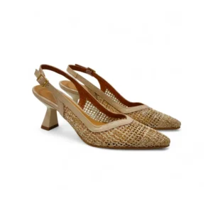 Zapatos de salón destalonados para mujer en rafia color beige de Daniela Vega, modelo 2610 con tacón geométrico.