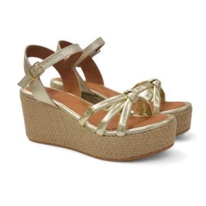 Sandalia cuña mujer marca popa modelo 33001 color dorado.