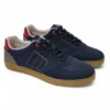 Zapatillas Mustang hombre azules marino con suela caramelo y detalles en rojo y ante, modelo casual"