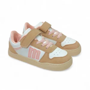 Zapatillas Mustang Free de niña, color rosa y beige, con cordones y velcro.