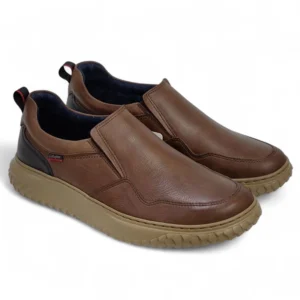 Zapato hombre Callaghan 60801 de cuero marrón, mocasín deportivo casual con suela beige.