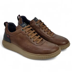 Zapato hombre Callaghan 60802 de cuero marrón, deportivo con cordones y suela beige.
