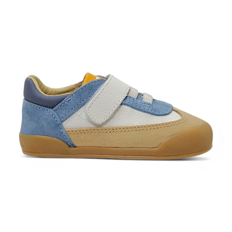 Perfil de zapatilla deportiva blanditos barefoot para niño, modelo modena azul.