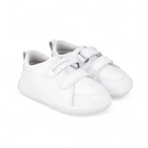 Par de zapatillas Garvalin barefoot de bebé color blanco