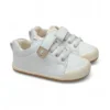 zapatillas respetuosas Tecnobaby Conguitos 16001 para bebé, color blanco con suela beige.