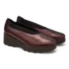 Zapato mujer cuña Lince 51402 piel burdeos brillante suela marrón dentada vista frontal.