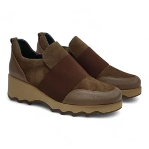 Zapato casual cuña Lince 51417 visón piel y serraje elástico marrón suela beige dentada.