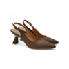 Zapatos salón destalonados de rafia color marrón Daniela Vega 2315 para mujer.