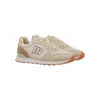 Zapatillas Mustang 60909 para mujer en color beige con detalle de estampado animal print en el talón.