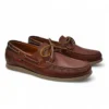 Zapatos náuticos para hombre Callaghan 65300 en cuero marrón con cordones de cuero y suela adaptation.