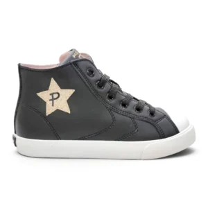 Bota Pablosky Barefoot para niña en color negro con estrella dorada lateral y suela plana blanca
