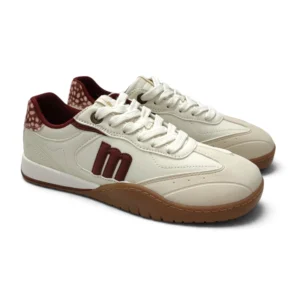 Par de zapatillas Mustang Free 85515 para mujer en color beige con detalles granate
